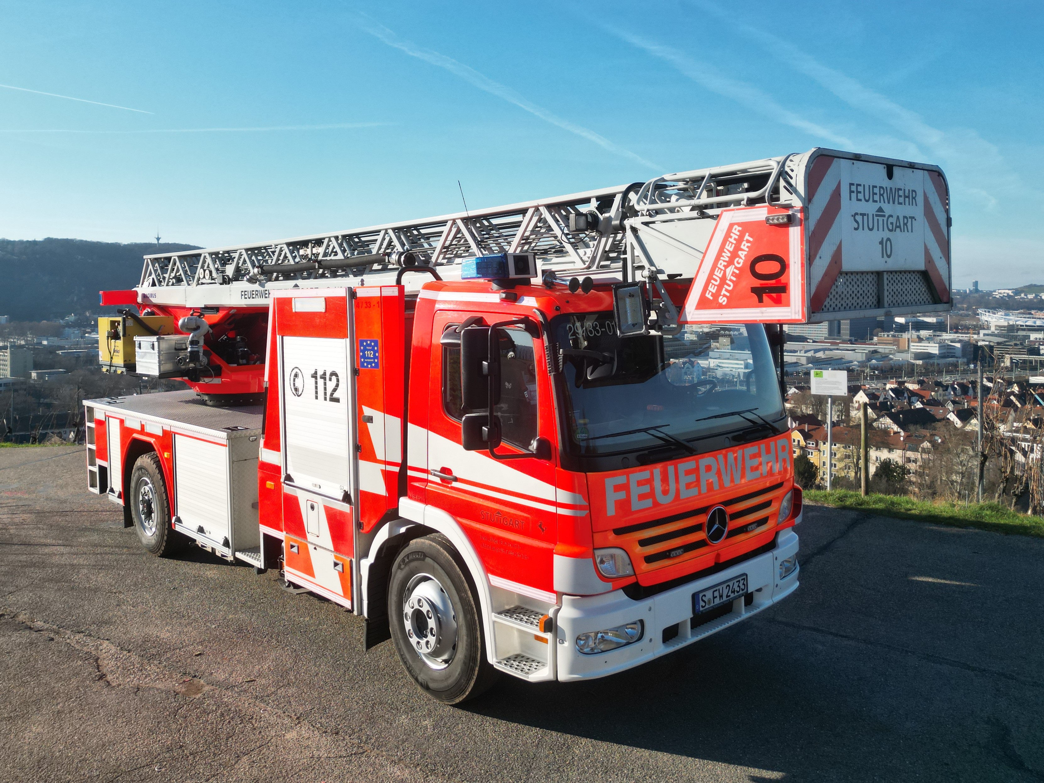 DLK 23/12 - FF Untertürkheim () DLK 23/12 - FF Untertürkheim